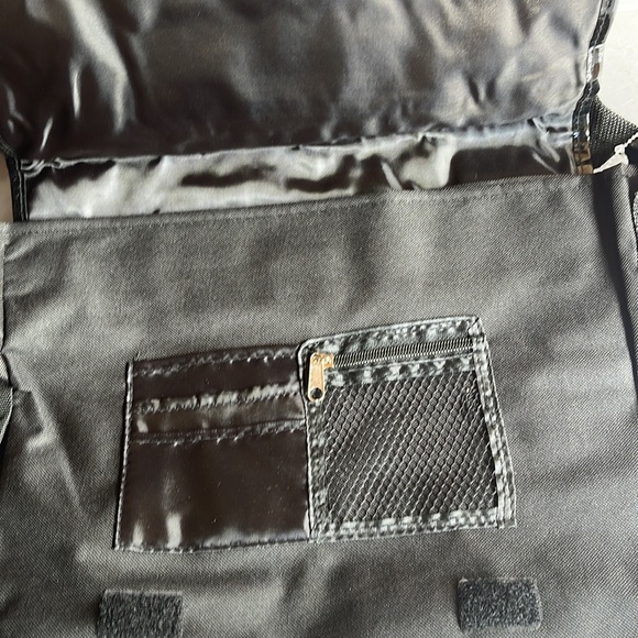 SANRIO Hello Kitty Messenger Bag NWT - Picture 5 of 7